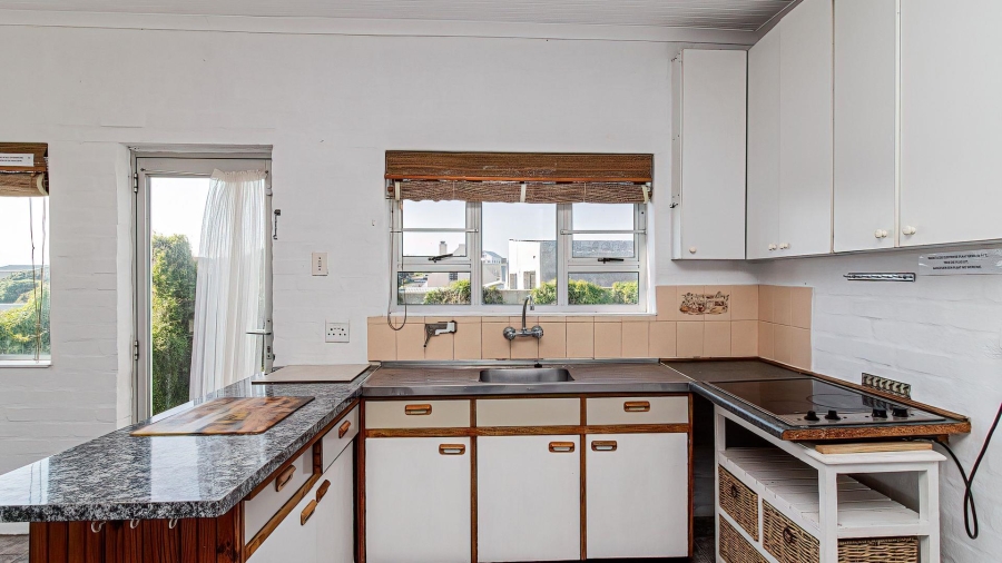 4 Bedroom Property for Sale in De Kelders Western Cape